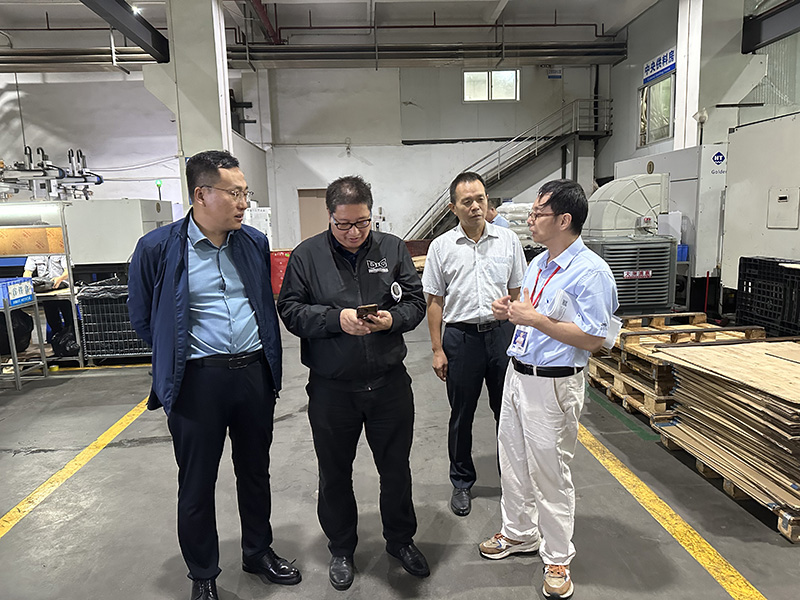 吴邓胜祥院士考察